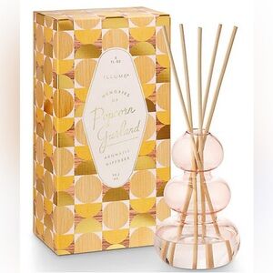 NWT Illume Popcorn Garland Candle Pink Almond Blossom Coconut Vanilla